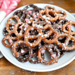 Festive Gluten-Free Chocolate Peppermint Pretzels: A Sweet & Easy Treat!