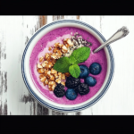 Gluten-Free Berry Smoothie Bowl: A Quick and Delicious Breakfast
